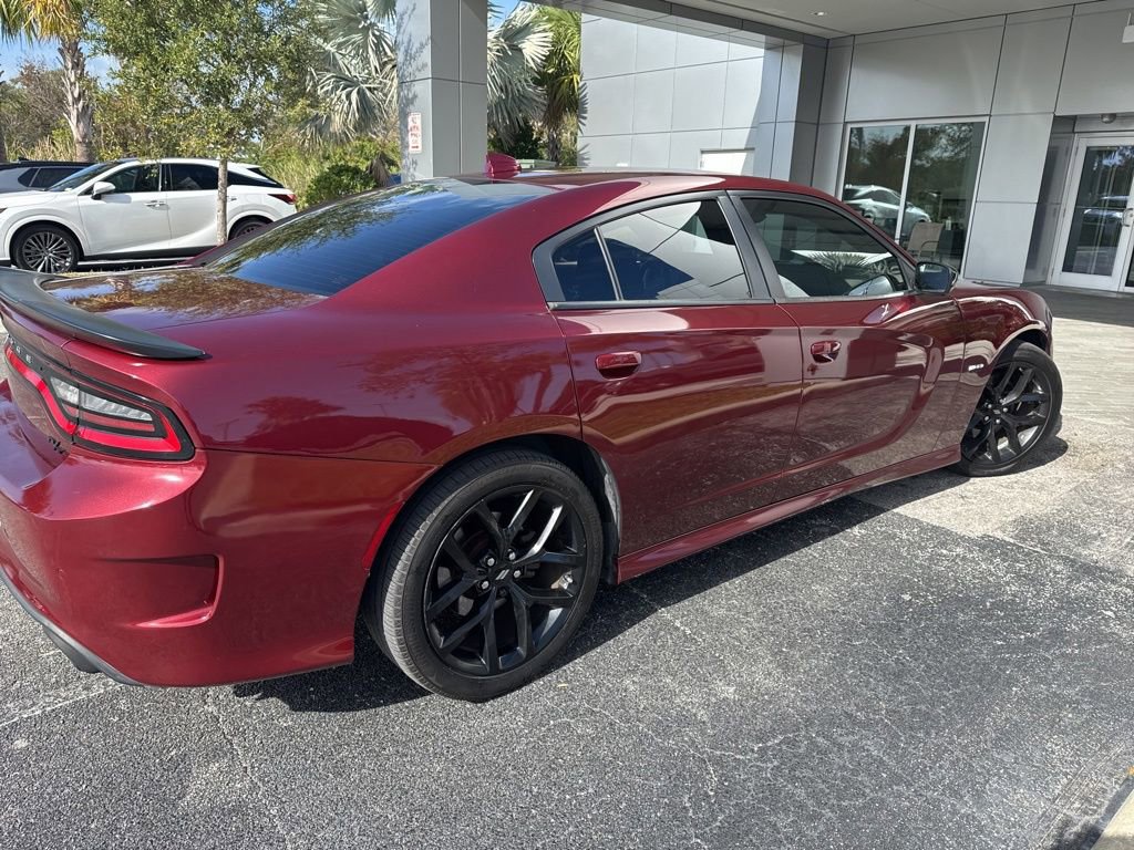 Used 2019 Dodge Charger R/T w/ Blacktop Package image 2