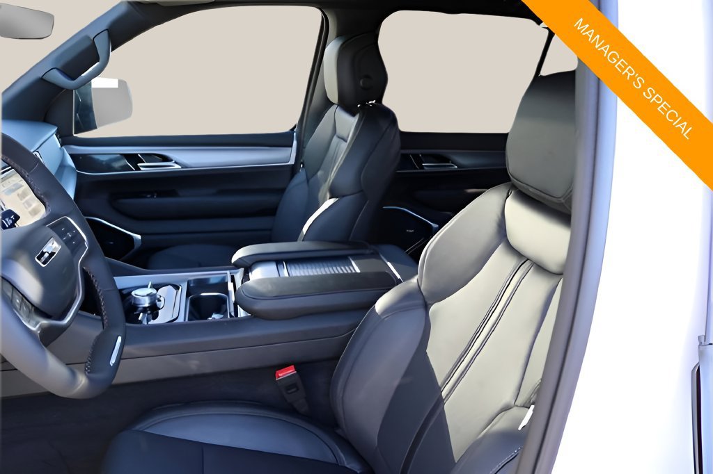New 2026 Jeep Grand Wagoneer L Limited AWD/4WD image 11