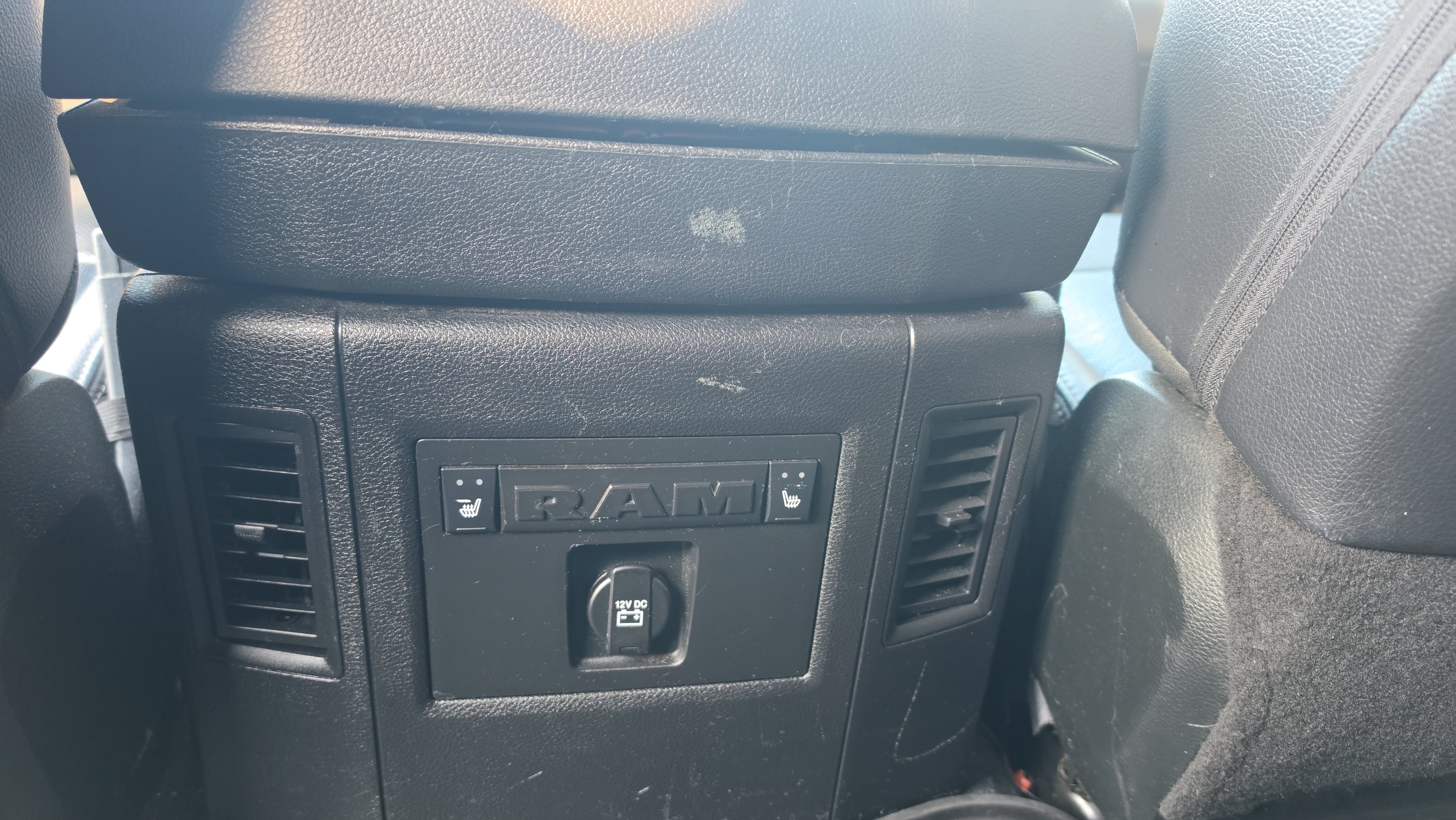 Used 2018 RAM 2500 Laramie w/ Convenience Group AWD/4WD image 22