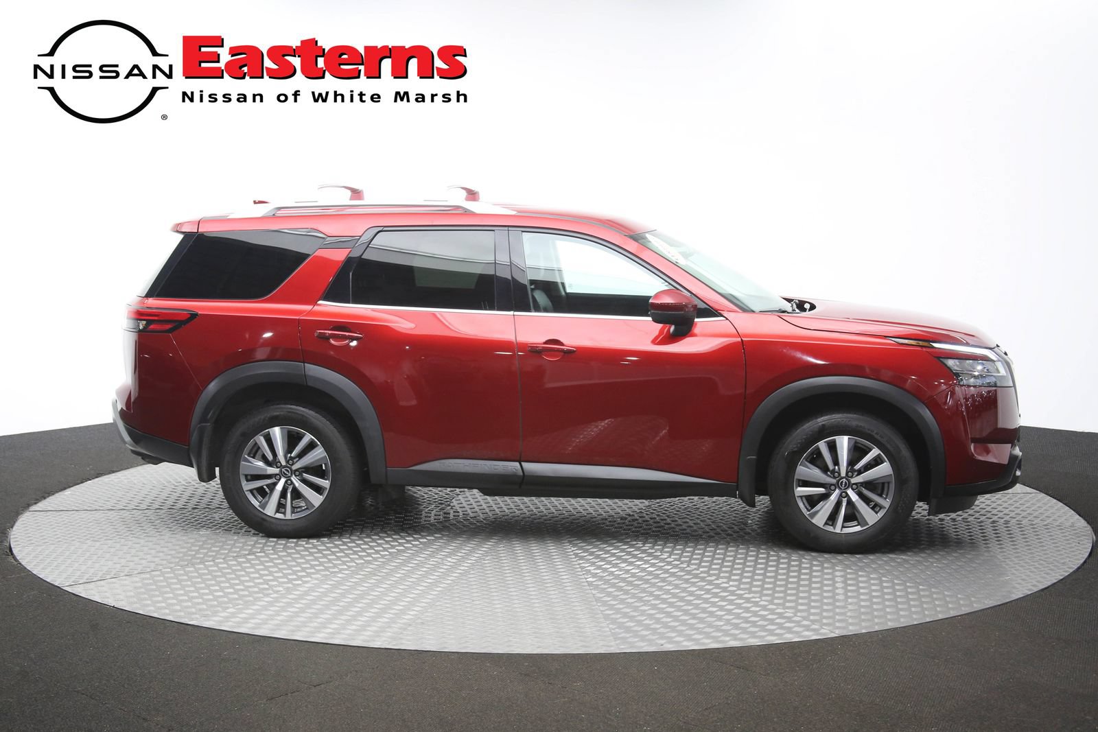 Used 2023 Nissan Pathfinder SL w/ Lighting Package (N92) AWD/4WD image 41