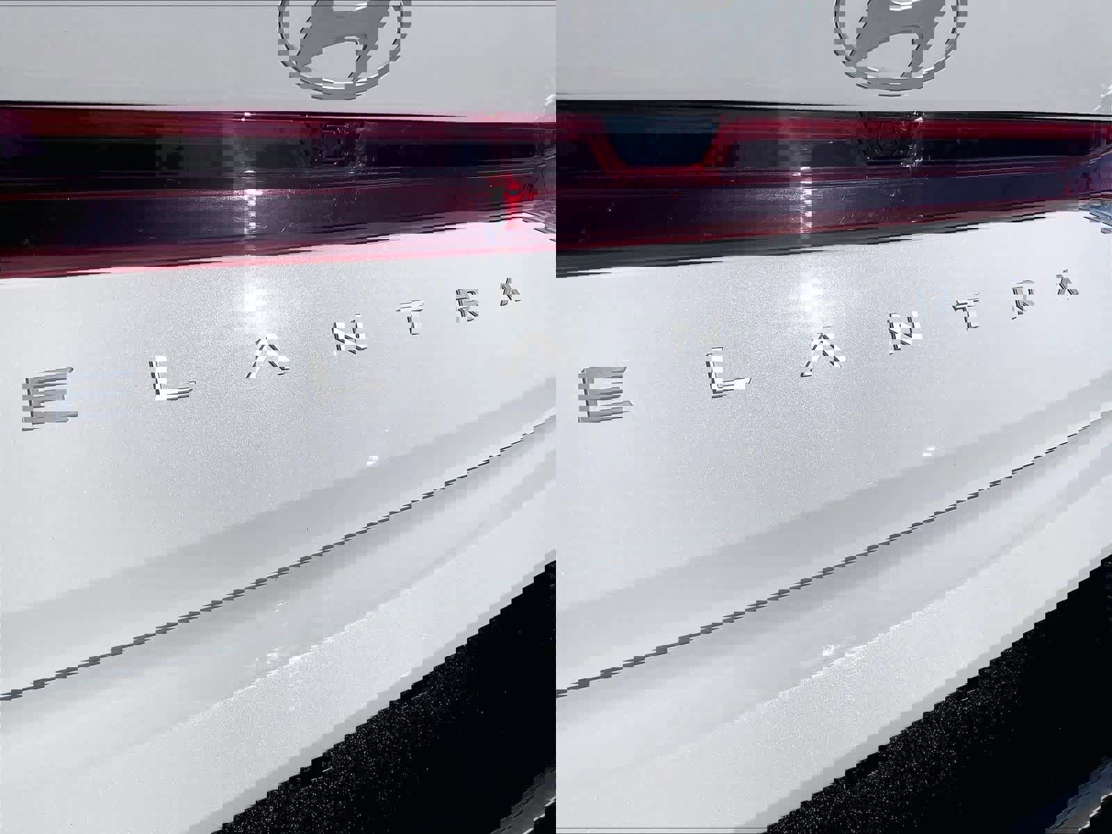 Certified 2025 Hyundai Elantra Sport image 47