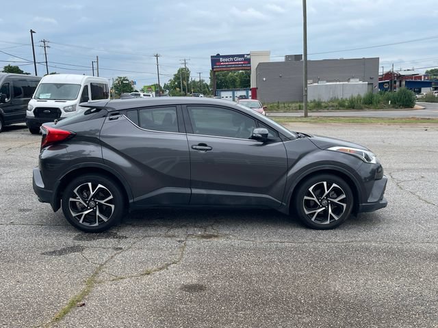 Used 2019 Toyota C-HR Limited FWD image 4