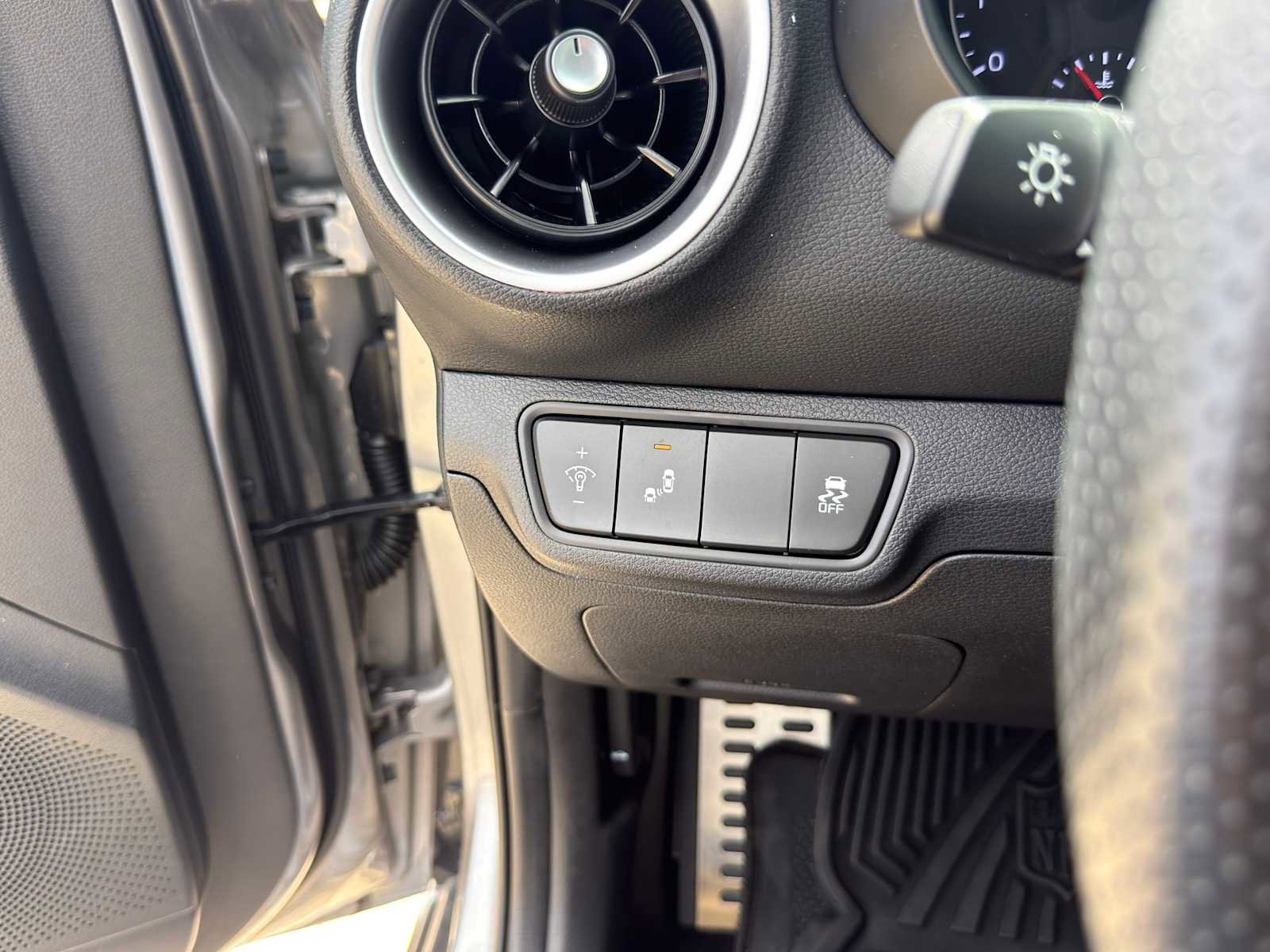 Certified 2023 Kia Forte GT-Line image 23