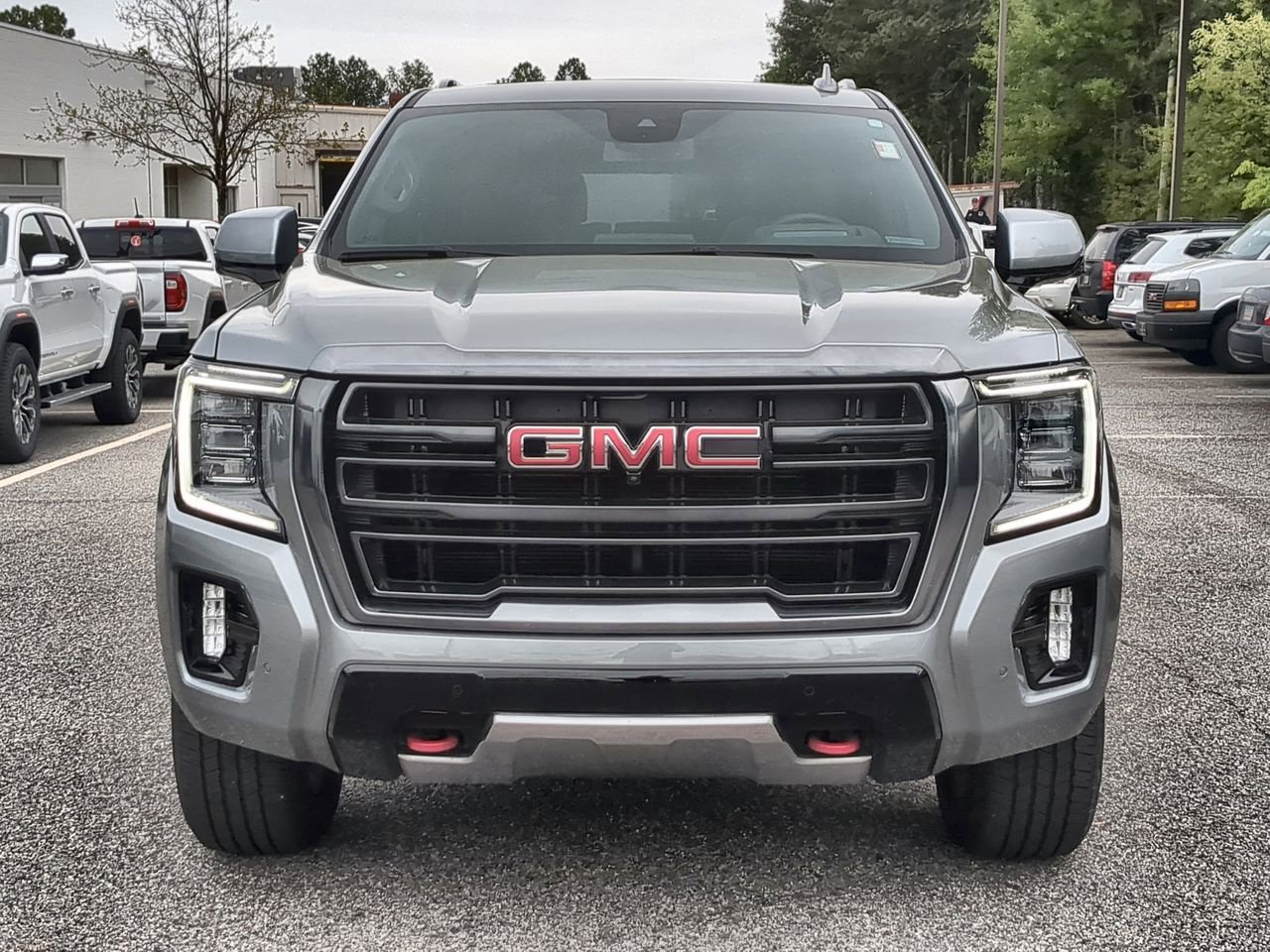 Used 2024 GMC Yukon AT4 w/ Technology Package image 3
