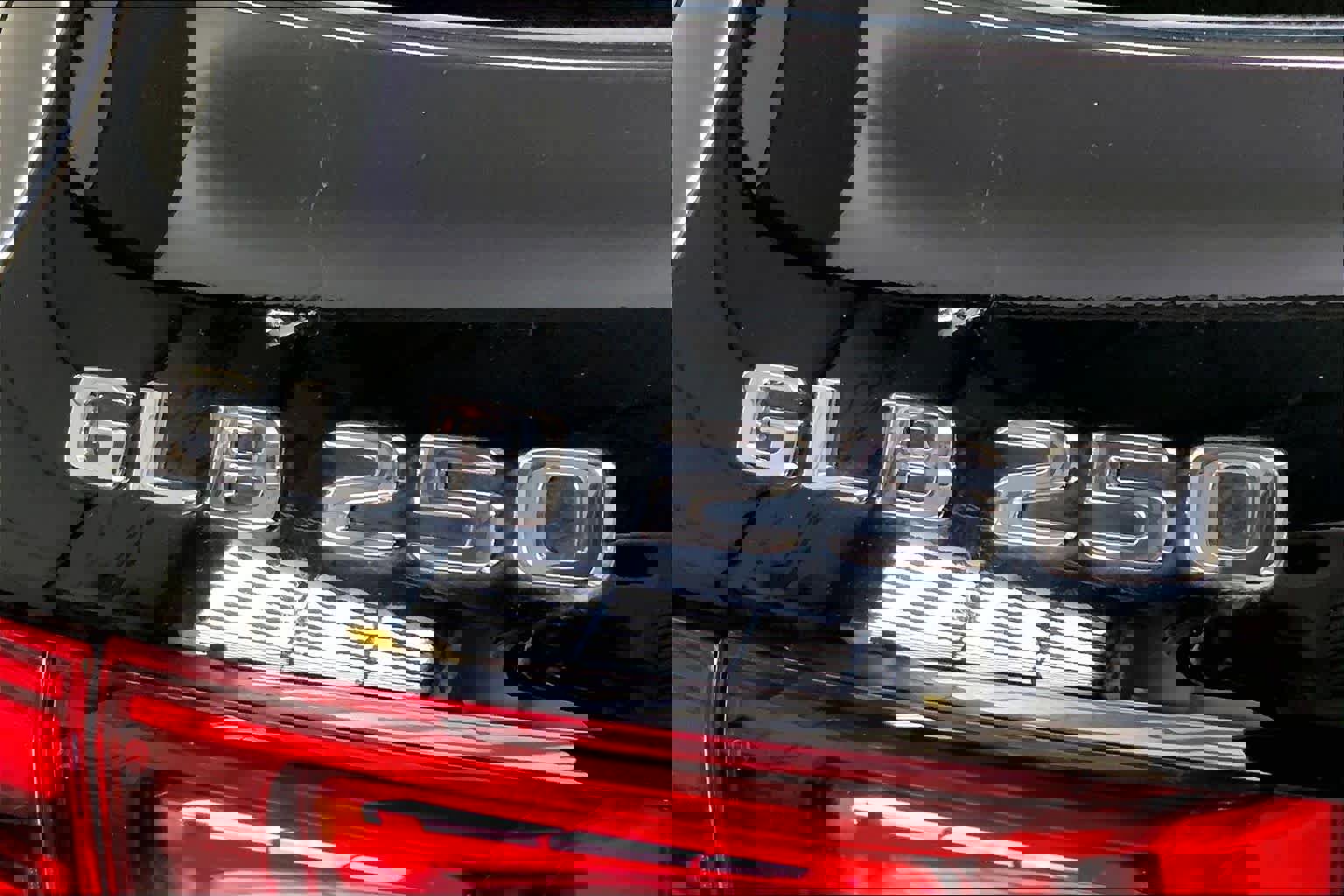 Used 2024 Mercedes-Benz GLB 250 4MATIC image 33