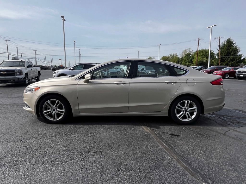 Used 2018 Ford Fusion SE w/ Fusion SE Technology Package FWD image 8