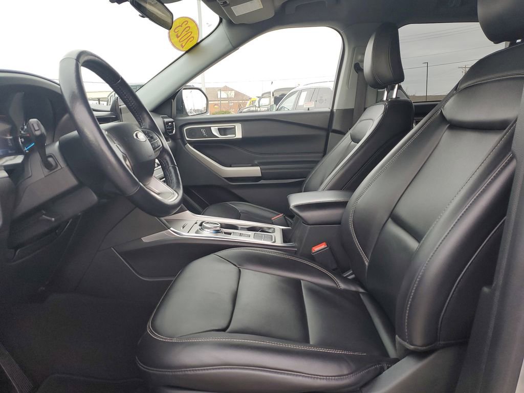 Used 2023 Ford Explorer XLT w/ Equipment Group 202A image 19