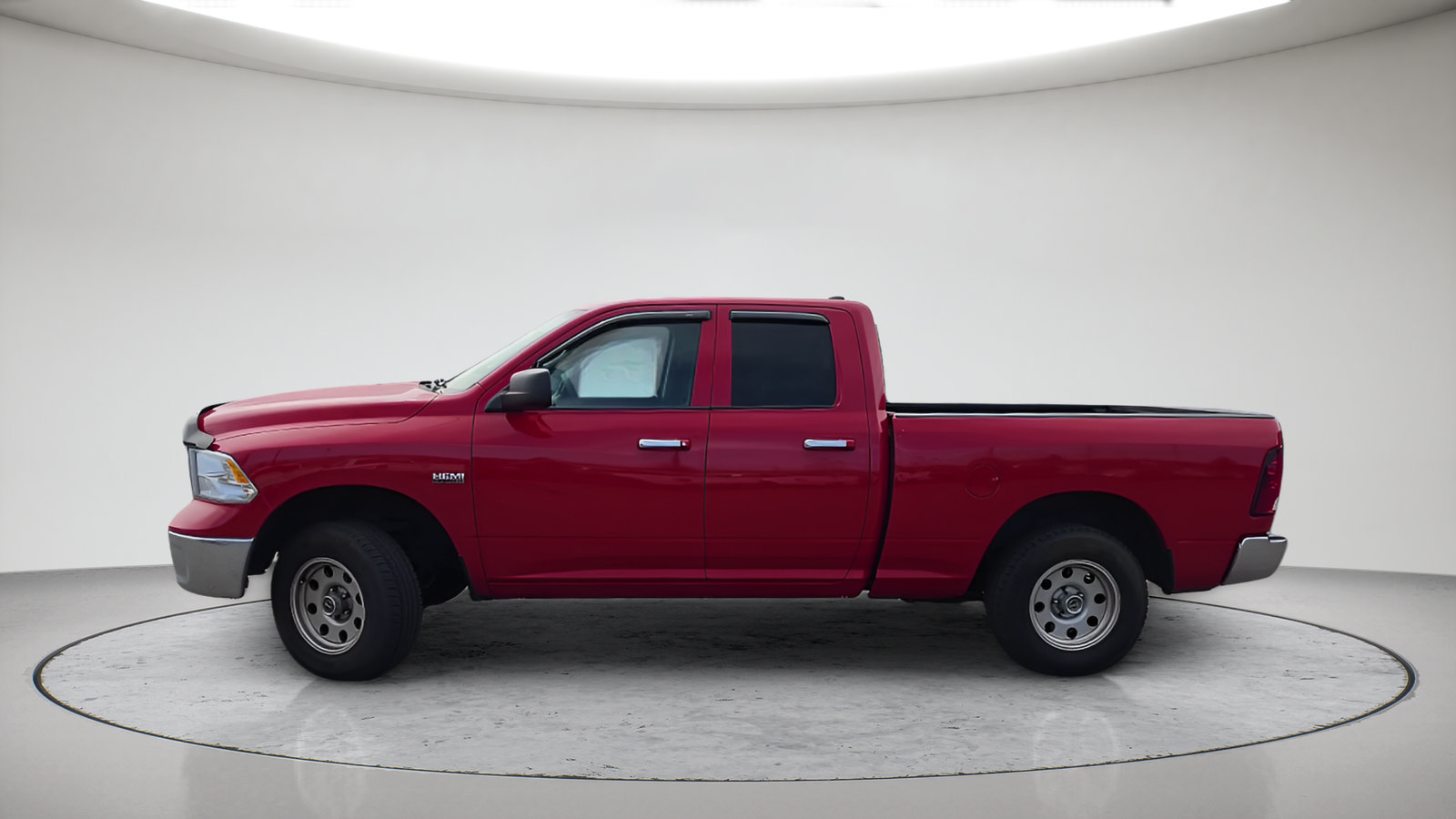 Used 2018 RAM 1500 Classic SLT AWD/4WD image 11