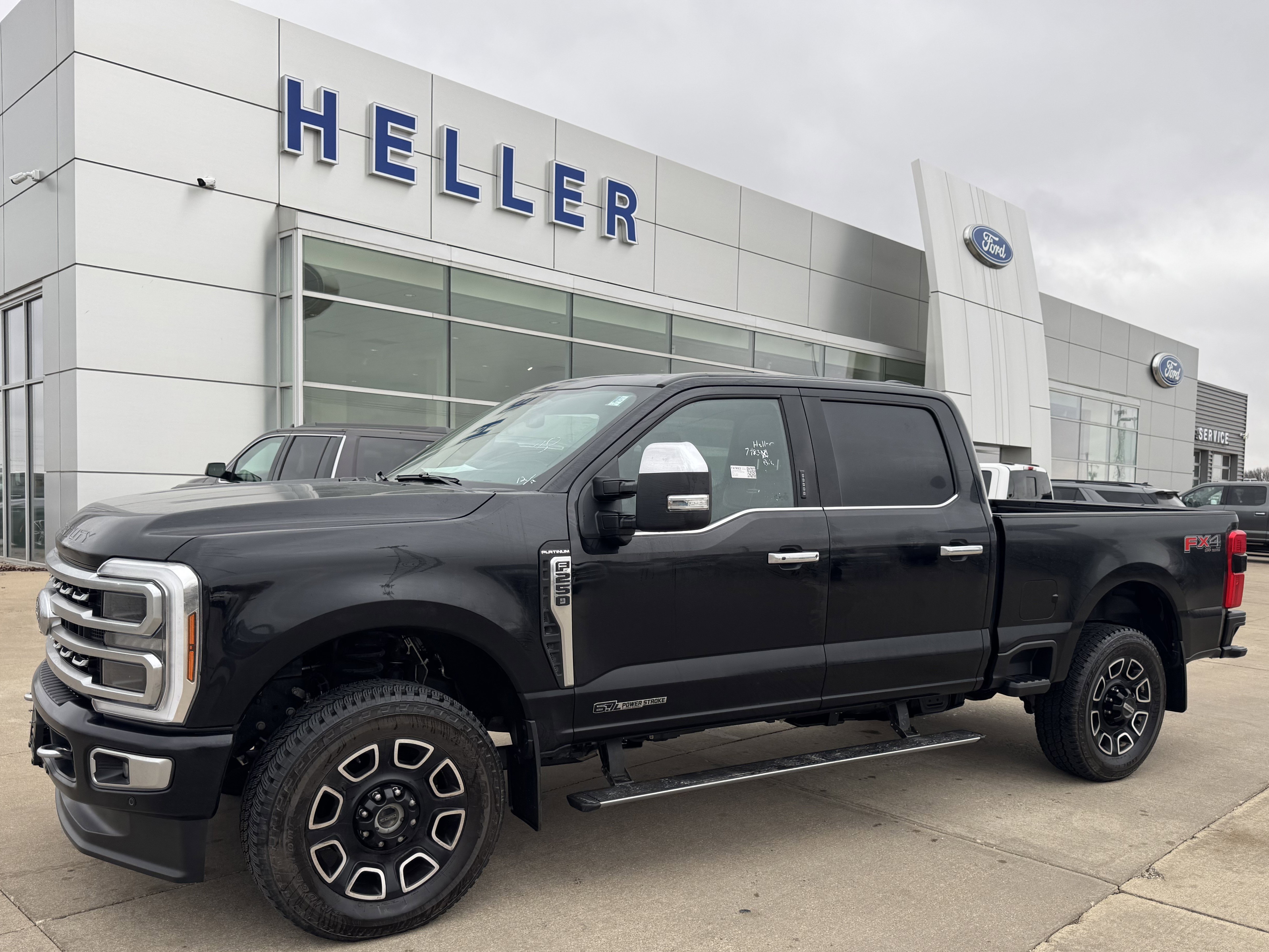 Used 2024 Ford F250 Platinum w/ FX4 Off-Road Package image 3