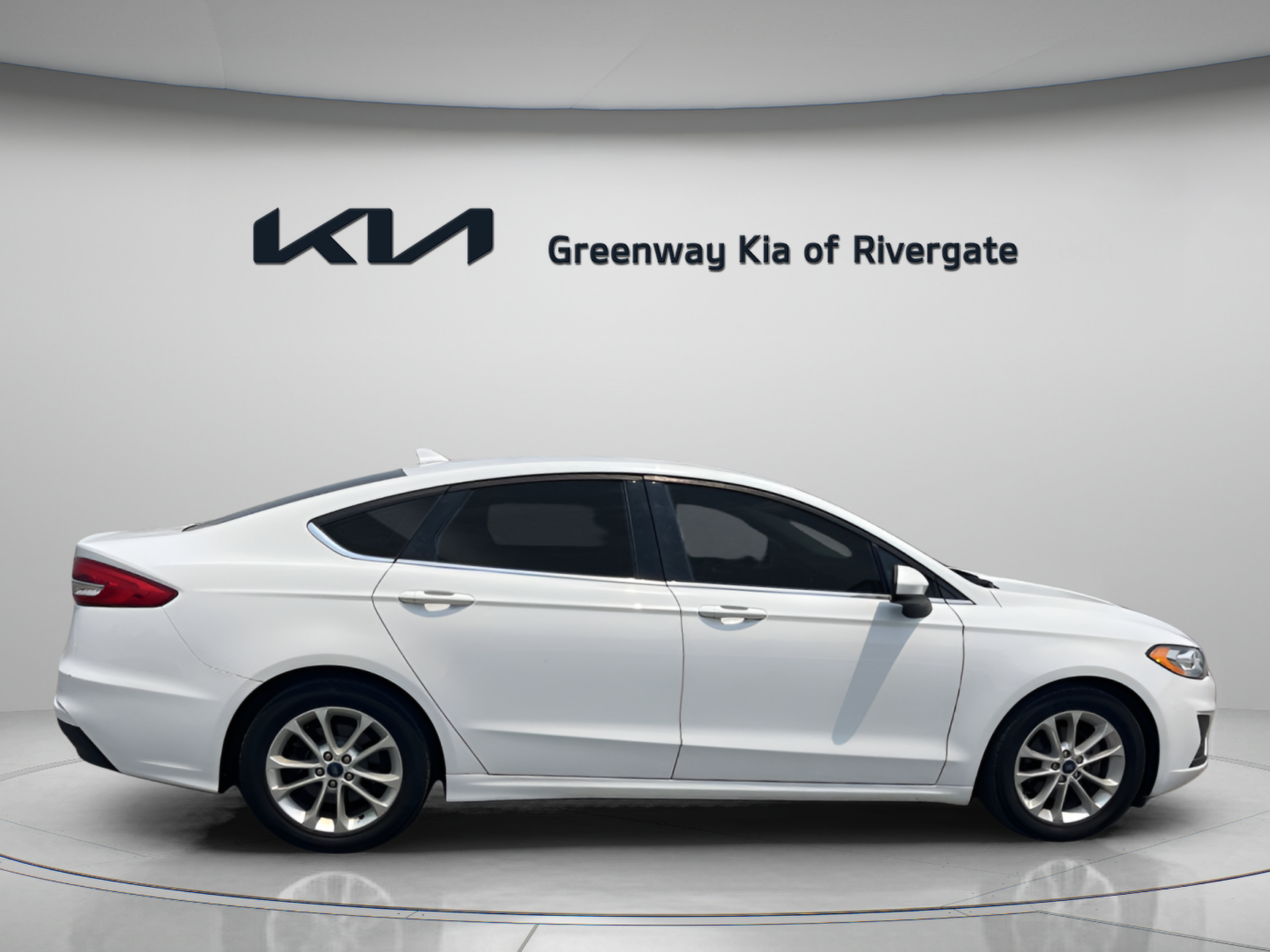 Used 2019 Ford Fusion SE FWD image 8