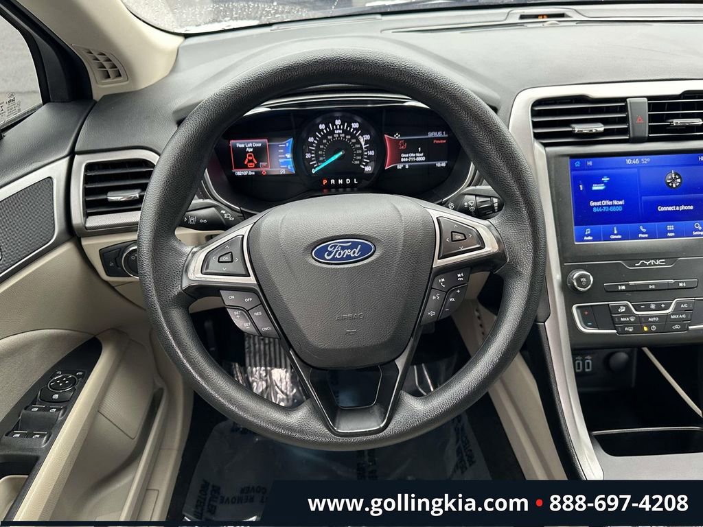 Used 2020 Ford Fusion SE FWD image 13