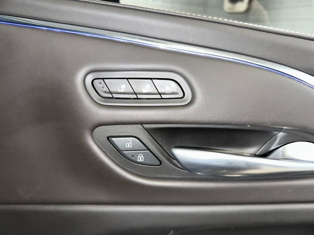 Used 2021 Cadillac Escalade Premium Luxury Platinum image 39