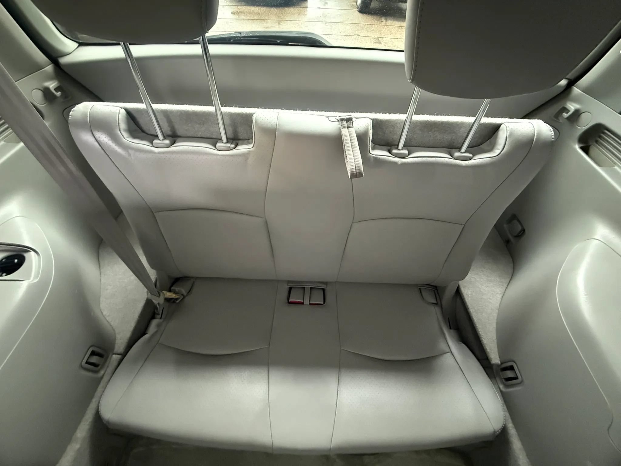 Used 2004 Toyota Highlander Limited FWD image 16