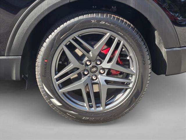 New 2026 Ford Explorer ST w/ Sun And Sound Package image 9