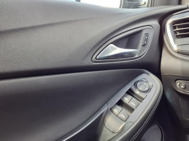 Certified 2025 Buick Encore GX Preferred FWD image 17