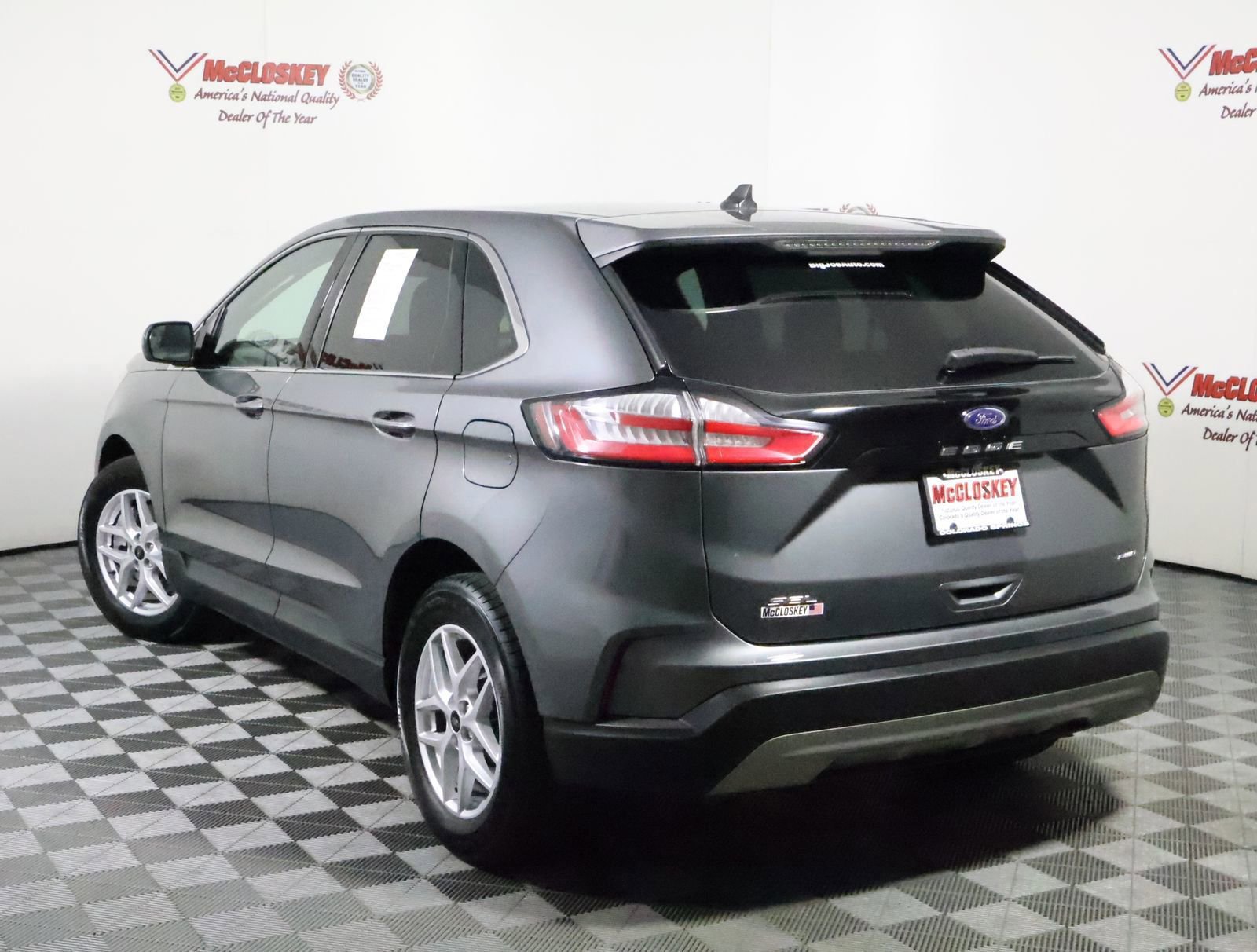 Used 2023 Ford Edge SEL image 19