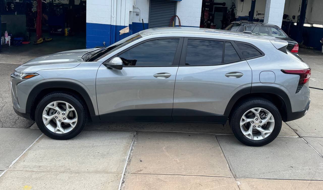 Used 2024 Chevrolet Trax LS w/ LS Convenience Package FWD image 8