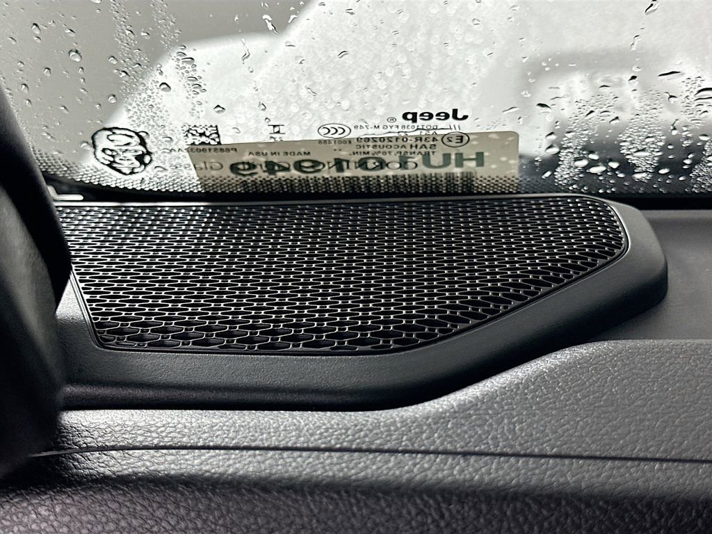 Used 2024 Jeep Gladiator Sport image 18