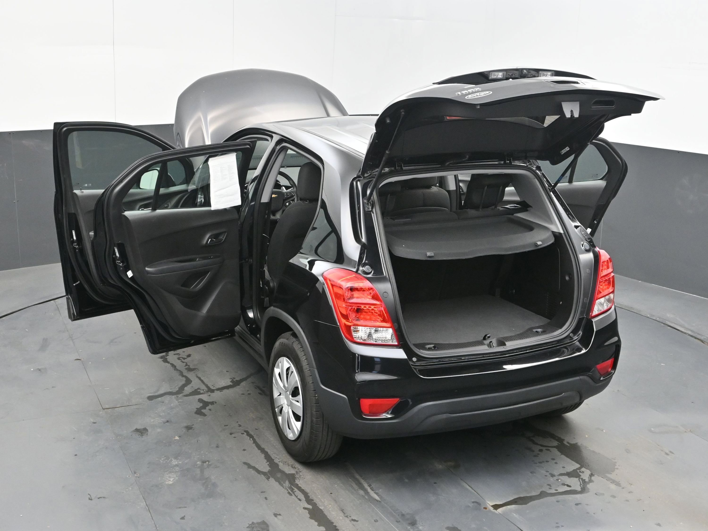 Used 2018 Chevrolet Trax LS image 39