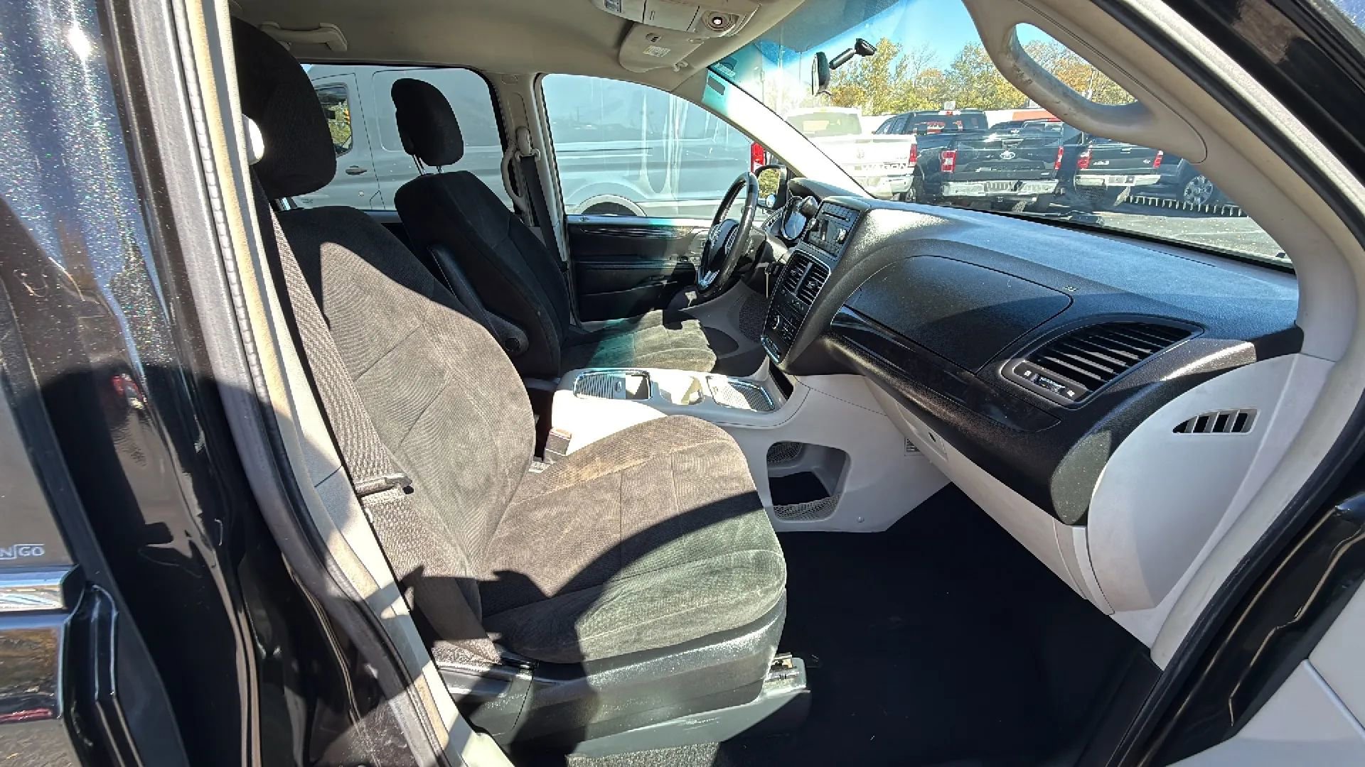Used 2012 Dodge Grand Caravan Crew image 23