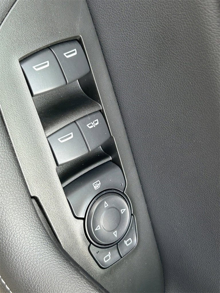 Used 2025 Chevrolet Blazer LT image 18