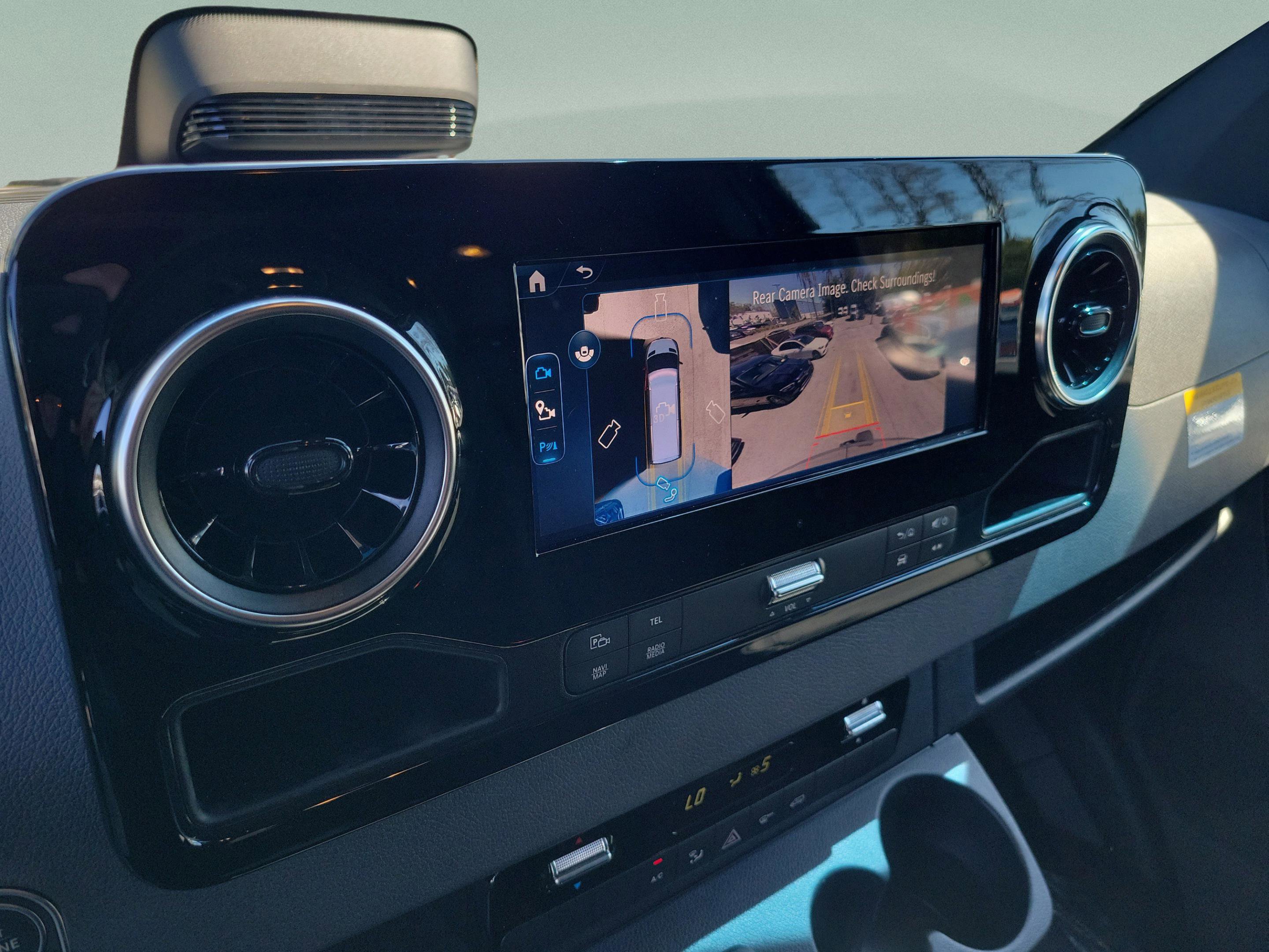 Used 2025 Mercedes-Benz Sprinter 2500 image 5