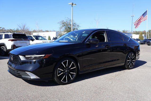 Used 2023 Honda Accord Touring image 4