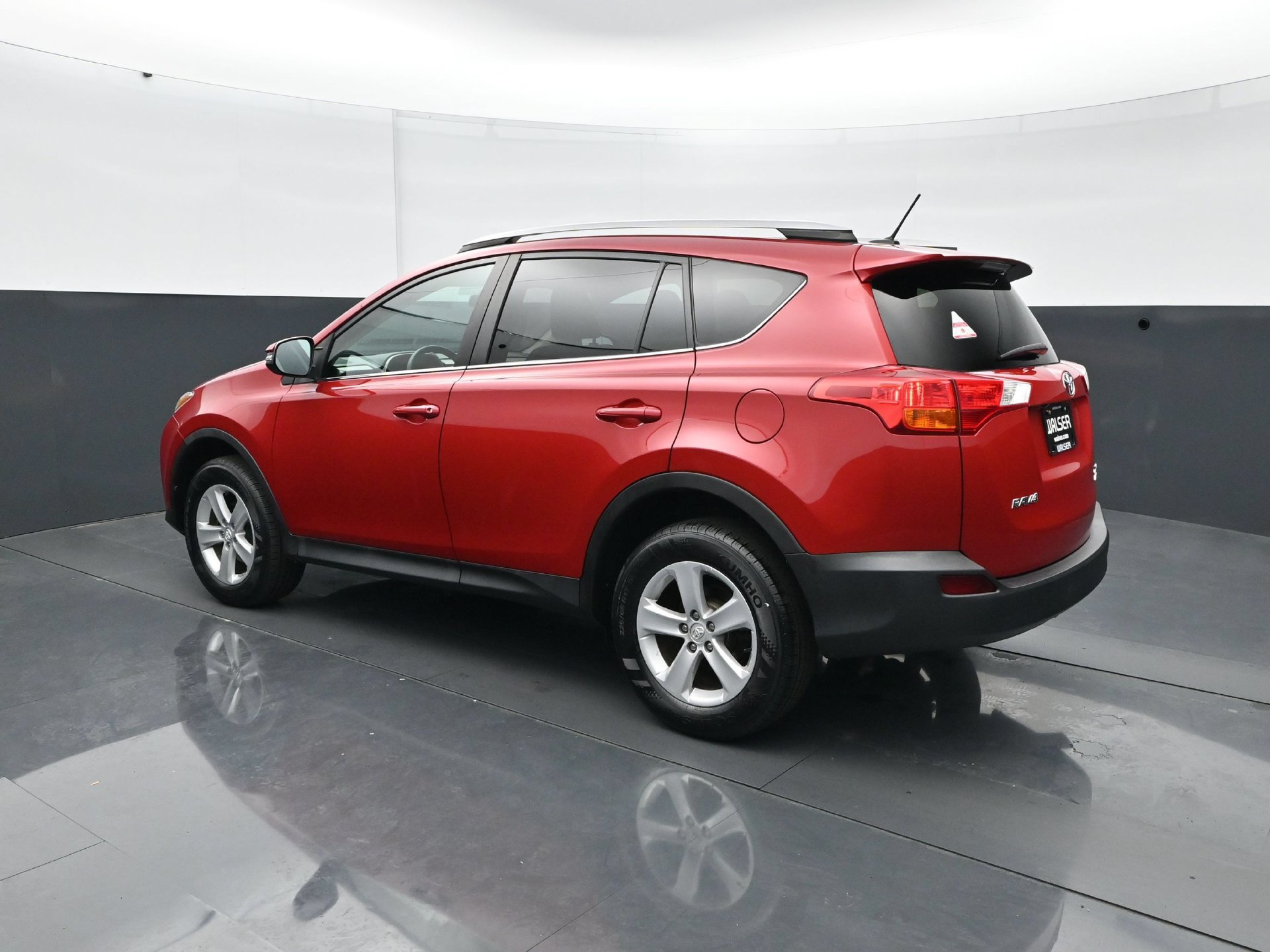 Used 2014 Toyota RAV4 XLE AWD/4WD image 4