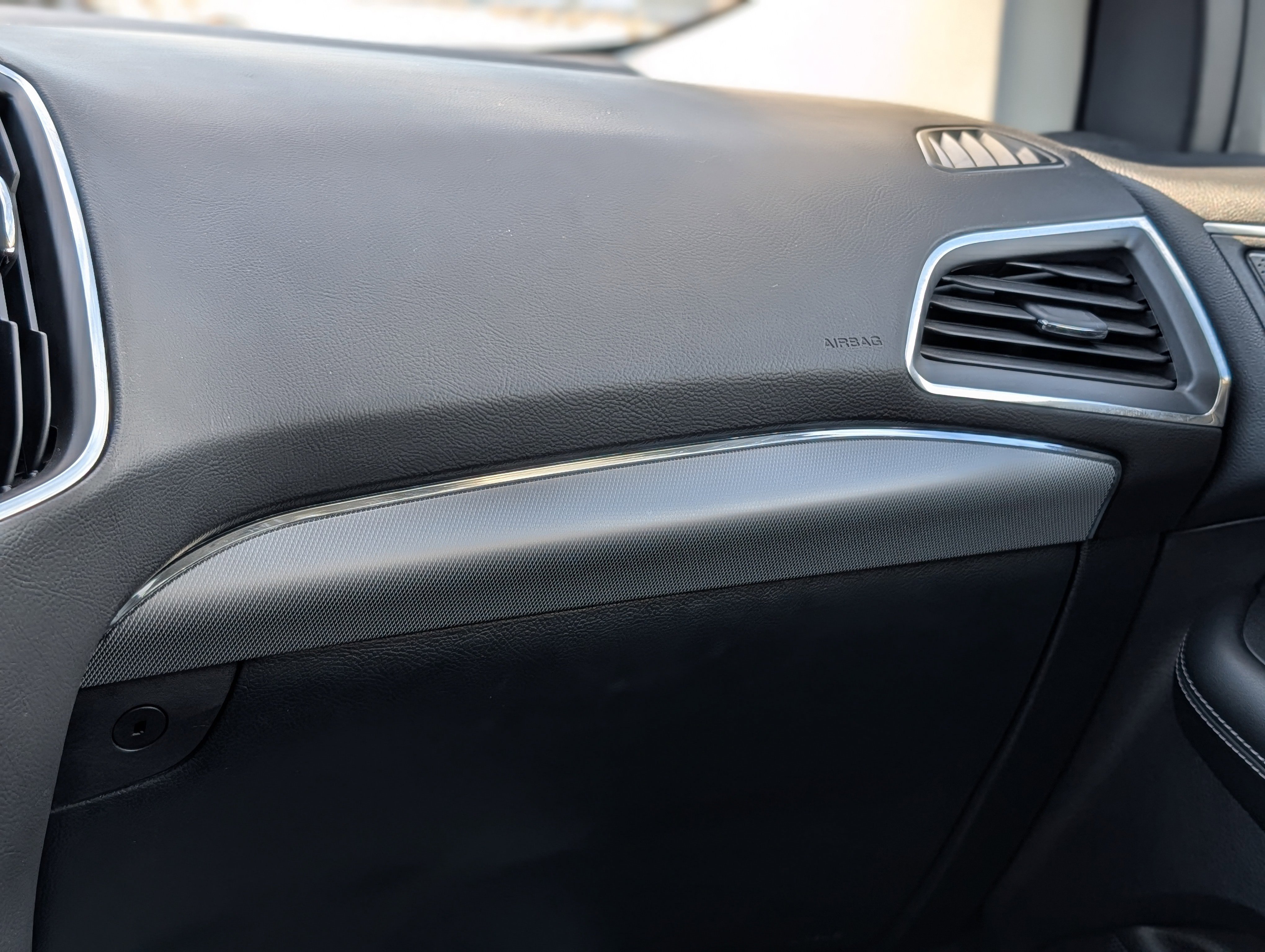 Used 2021 Ford Edge Titanium image 16