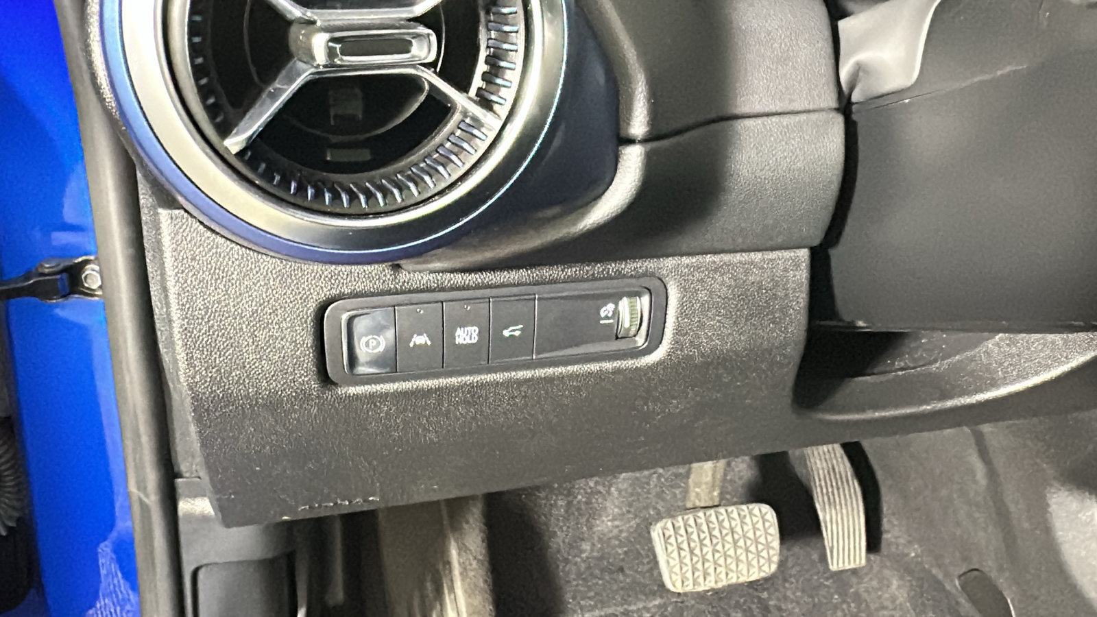 Used 2024 Chevrolet Equinox EV LT FWD image 22