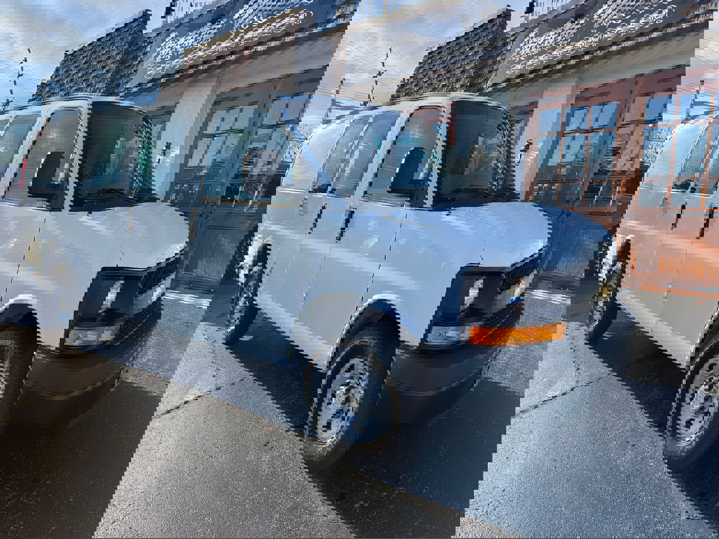 Used 2012 Chevrolet Express 3500 image 2