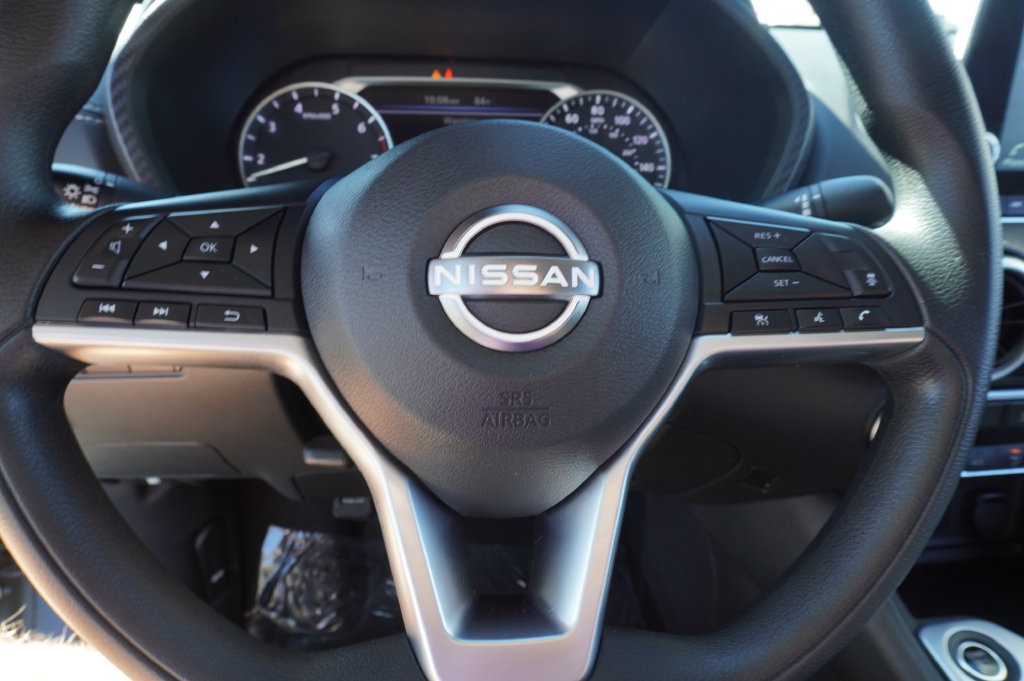 Certified 2025 Nissan Sentra SV FWD image 17