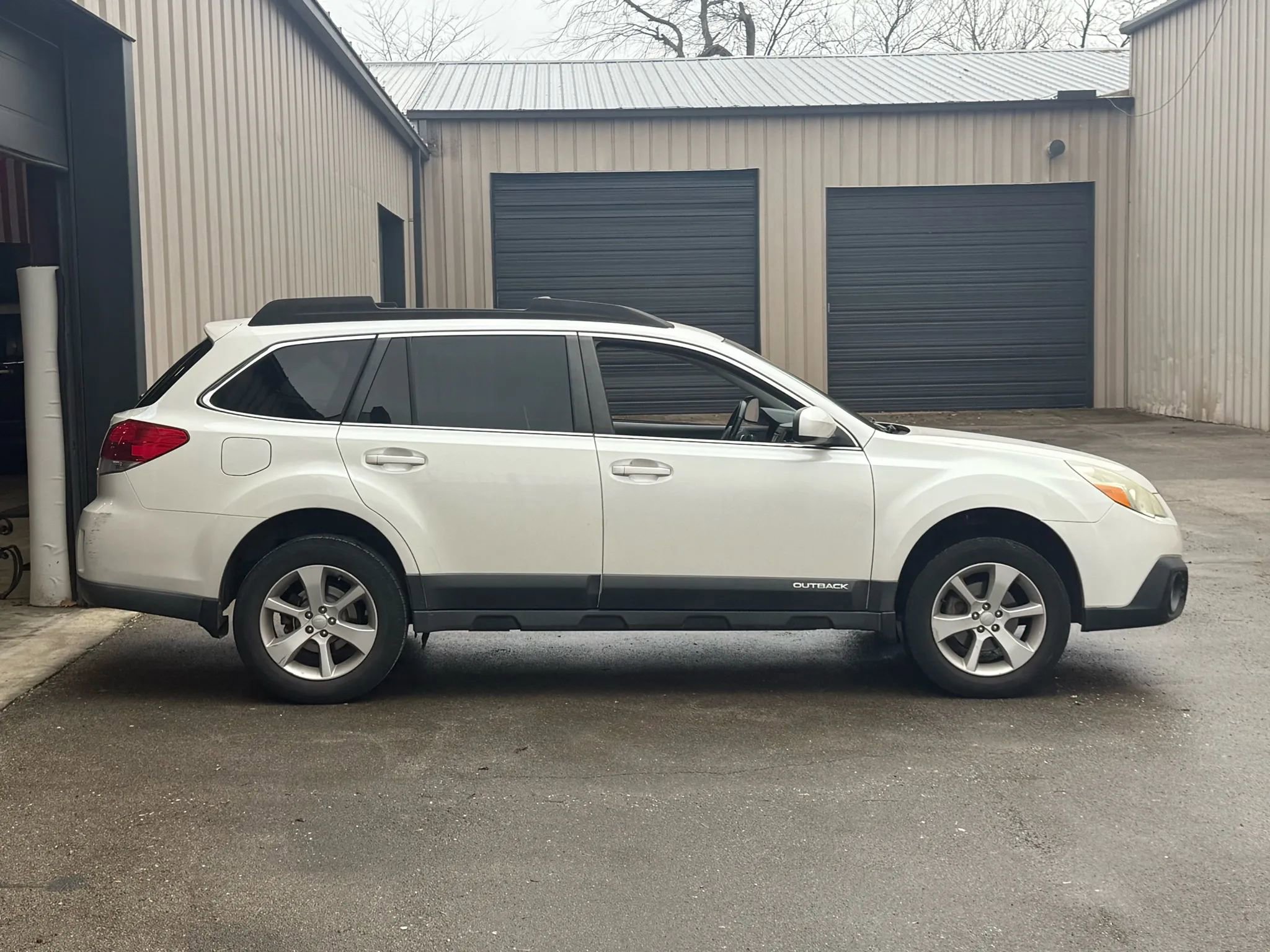 Used 2013 Subaru Outback 2.5i Premium image 9