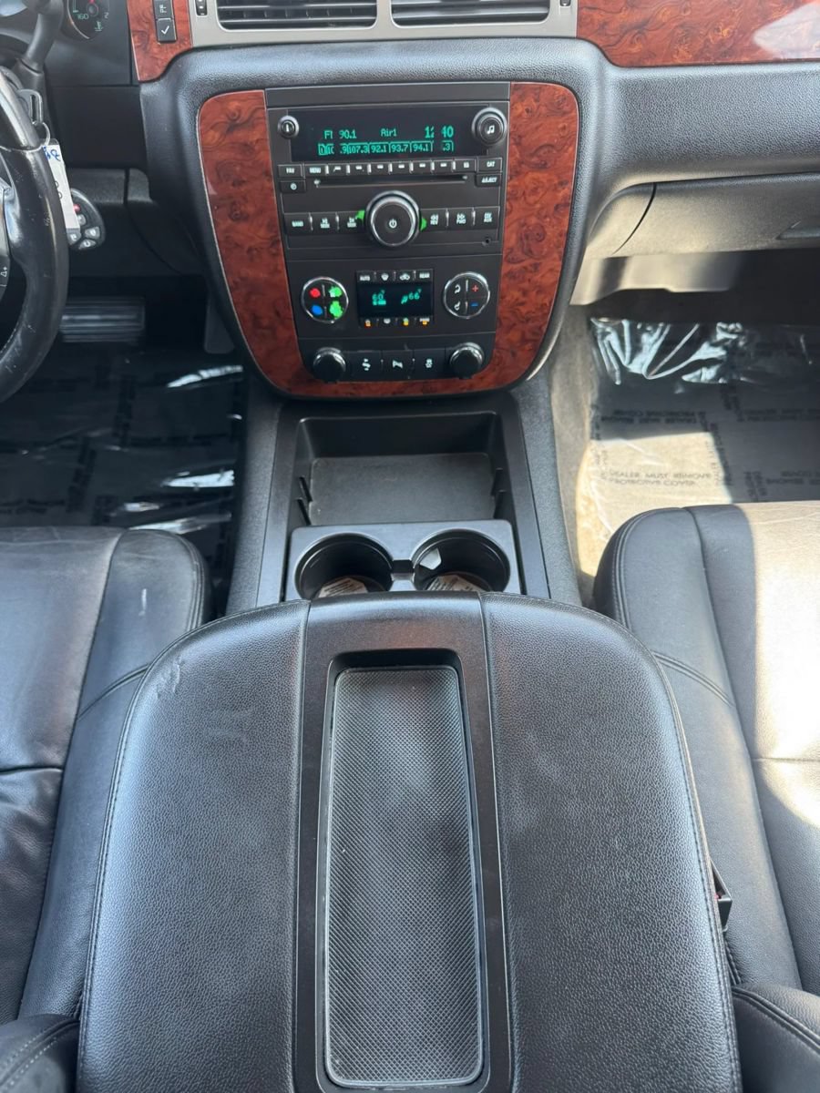 Used 2012 Chevrolet Suburban LT AWD/4WD image 29