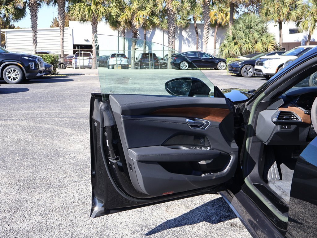 Used 2023 Audi e-tron GT Premium Plus image 22