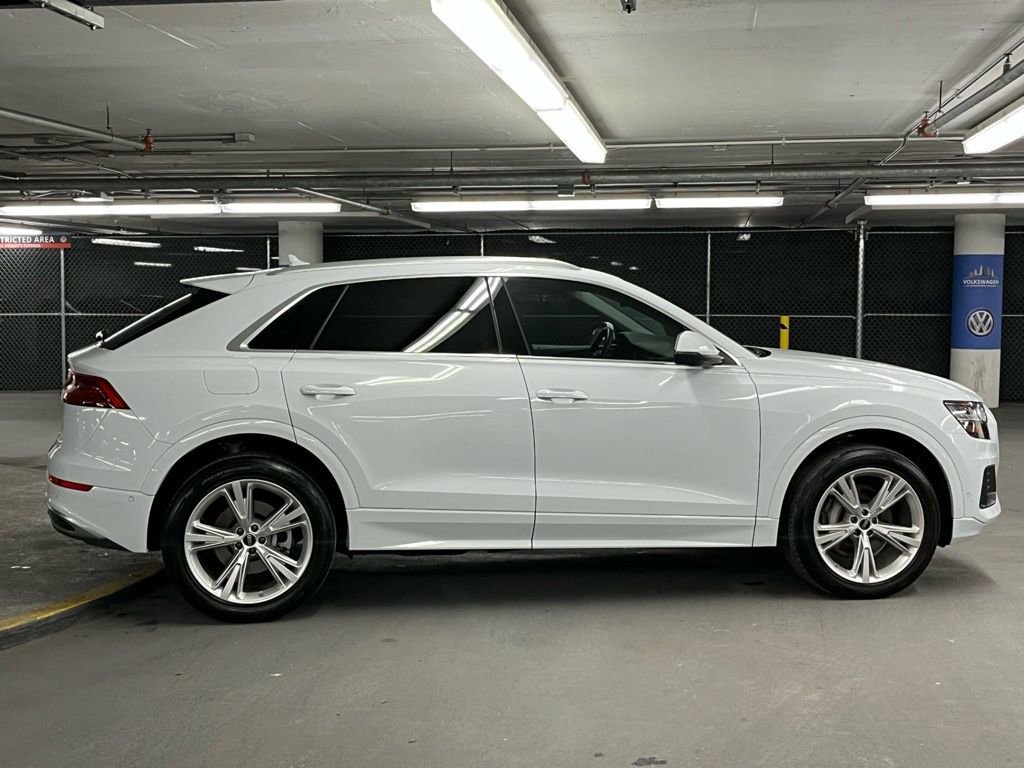 Used 2023 Audi Q8 Premium image 37