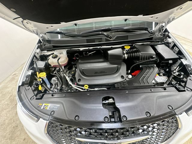 Used 2025 Chrysler Pacifica Select FWD image 18
