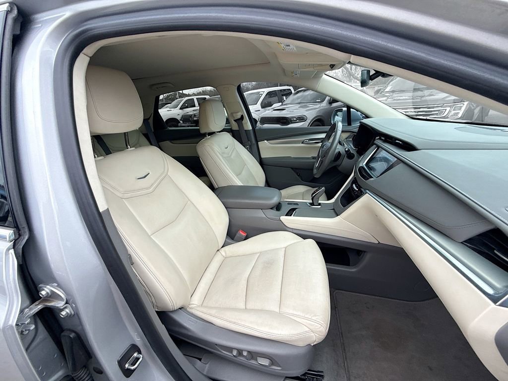 Used 2018 Cadillac XT5 Luxury w/ Driver Awareness Package image 33