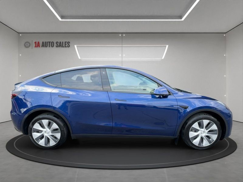 Used 2023 Tesla Model Y Long Range image 6
