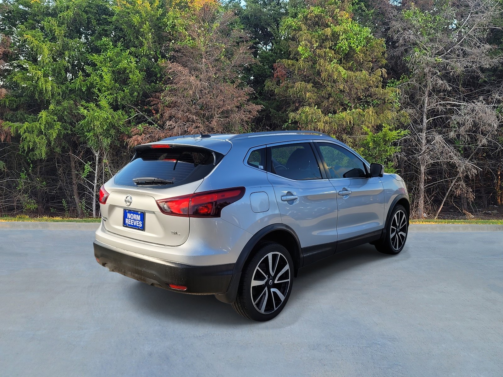 Used 2017 Nissan Rogue Sport SL w/ SL Premium Package image 16