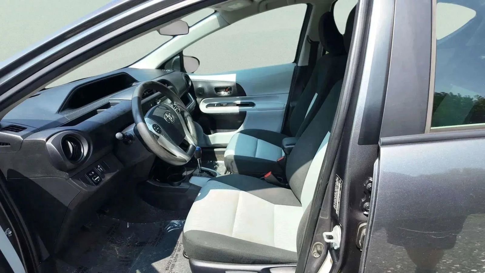 Used 2014 Toyota Prius C Two image 9