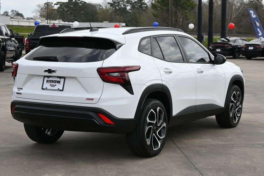 Used 2025 Chevrolet Trax RS w/ Driver Confidence Package image 4