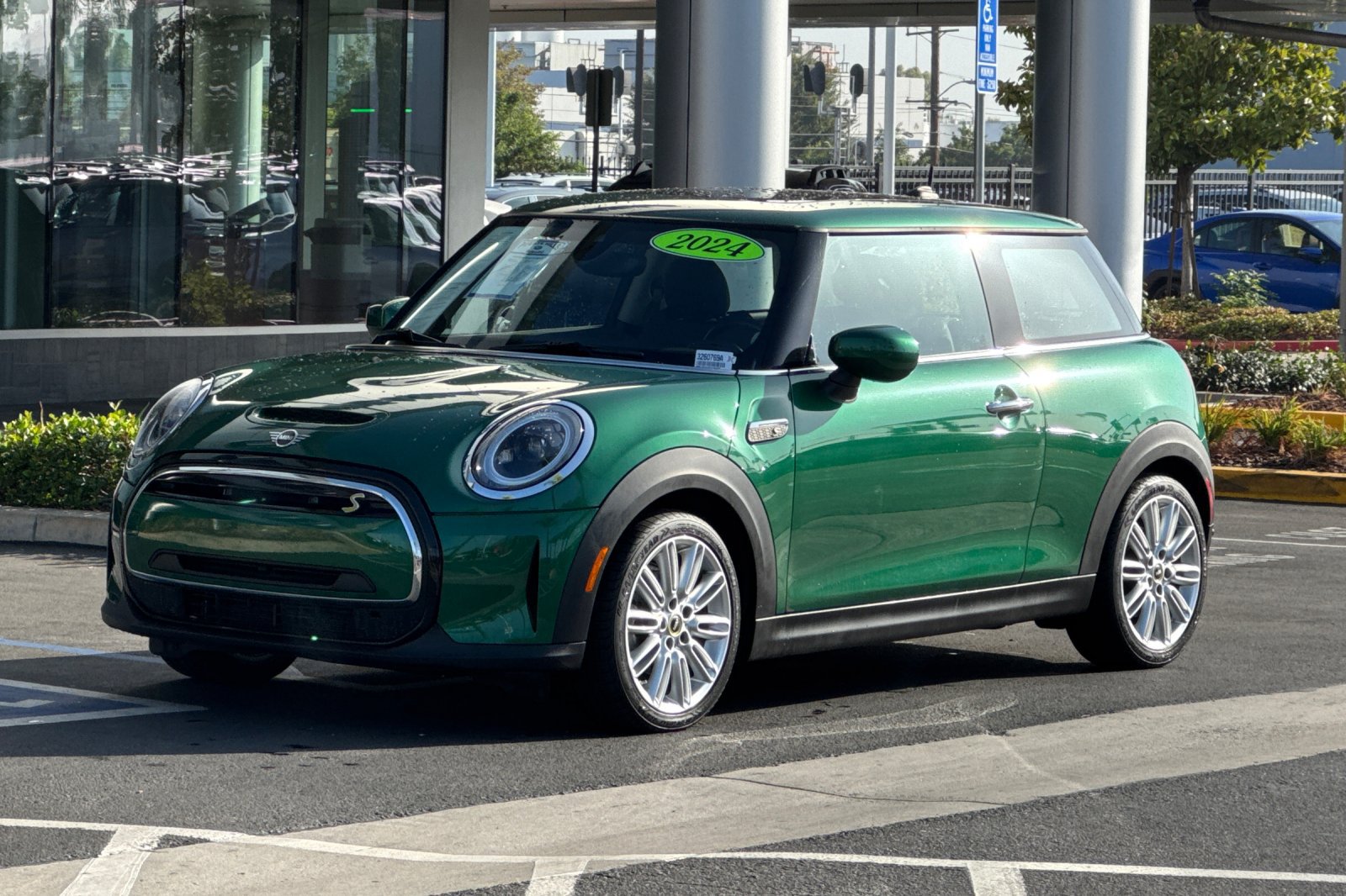 Used 2024 MINI Cooper SE FWD image 8