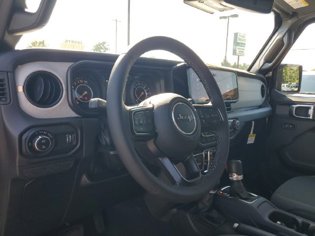 New 2025 Jeep Gladiator Sport AWD/4WD image 19