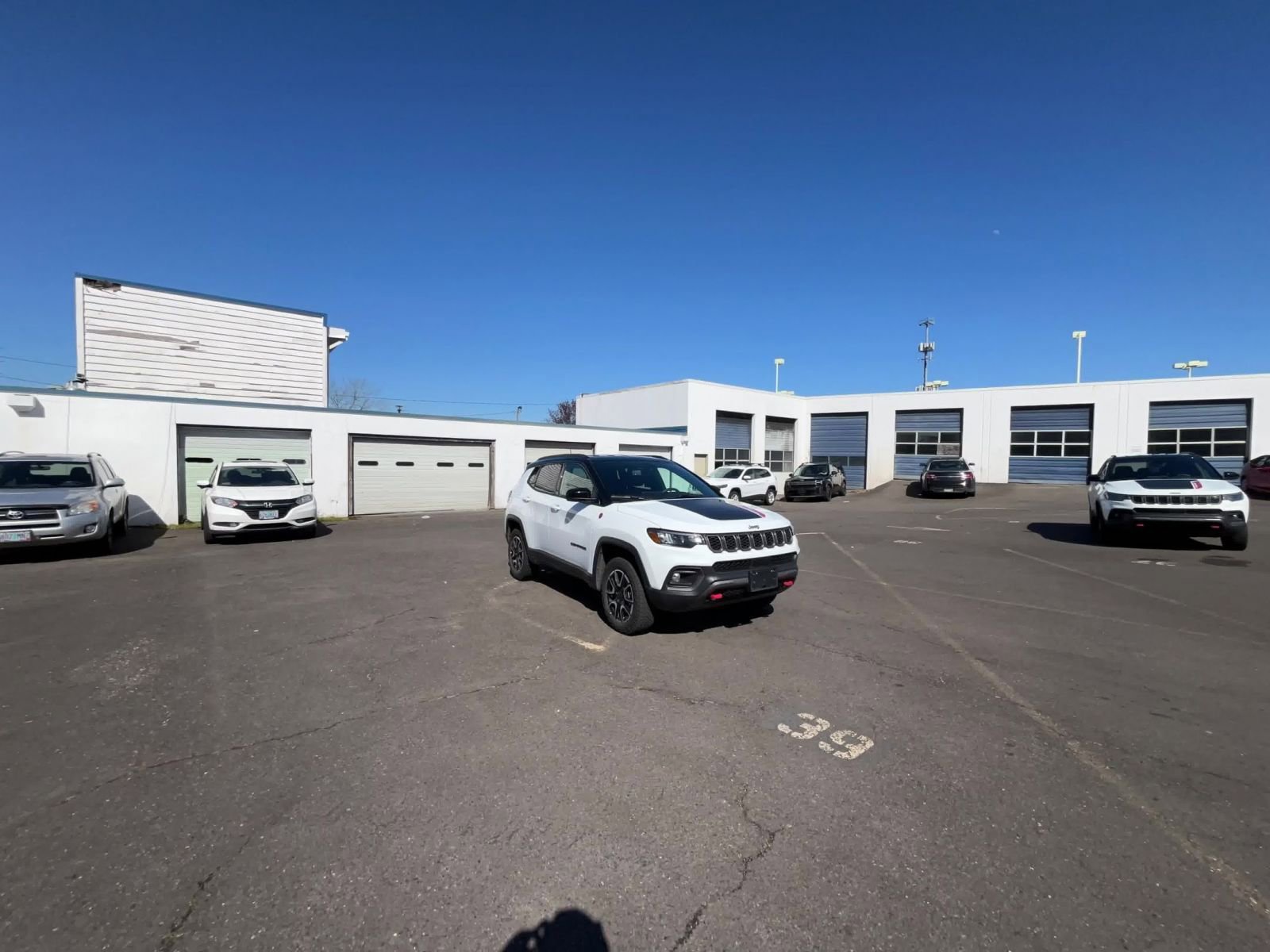 Used 2025 Jeep Compass Trailhawk image 15