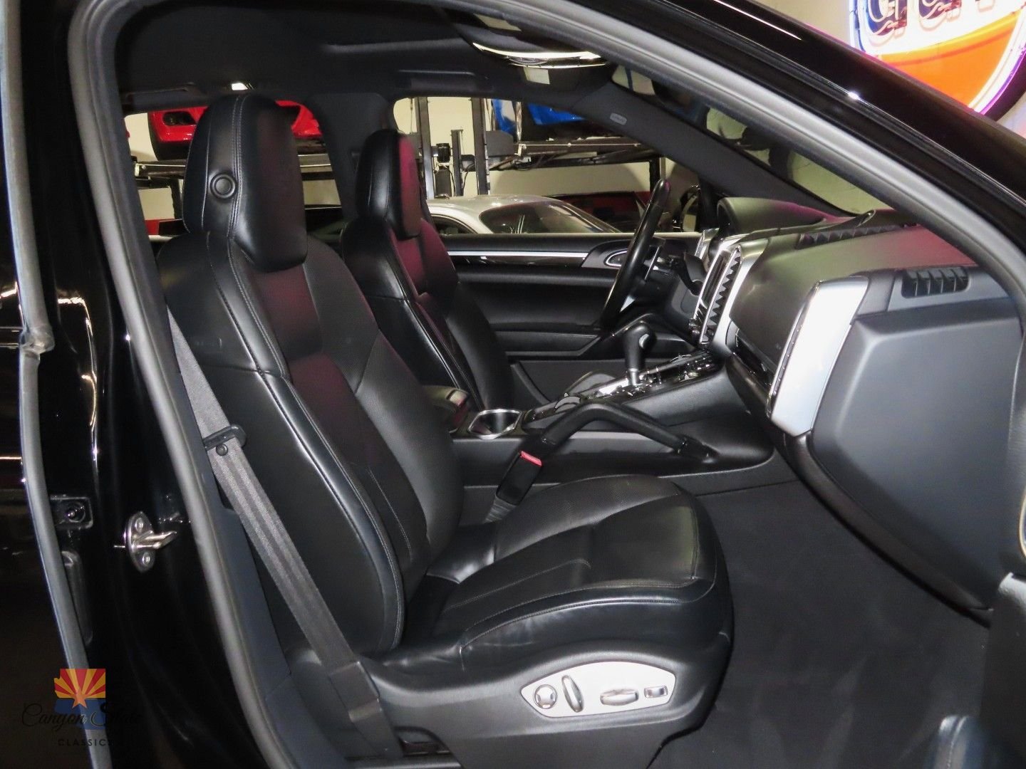 Used 2015 Porsche Cayenne Diesel image 6