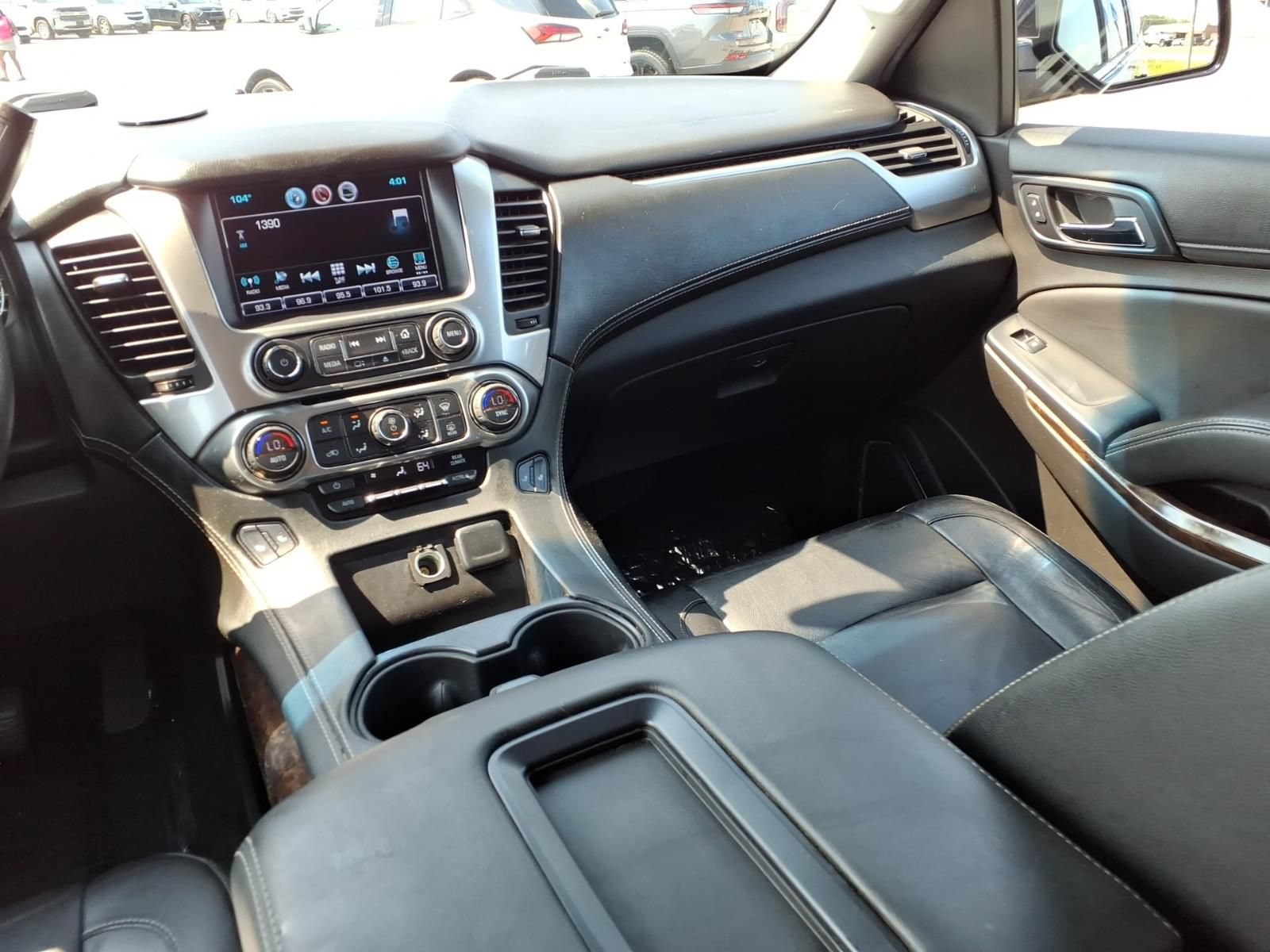 Used 2017 Chevrolet Suburban LT RWD image 15