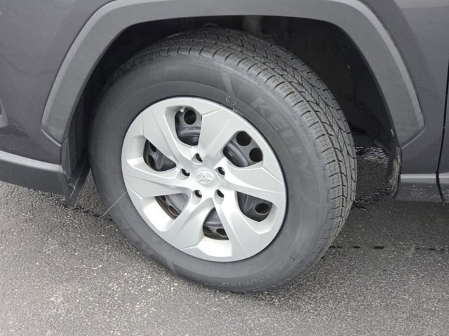 Used 2019 Toyota RAV4 LE image 20