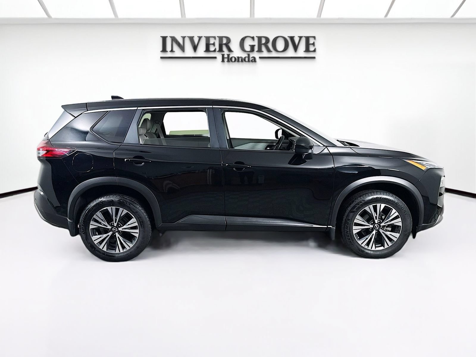 Used 2023 Nissan Rogue SV AWD/4WD image 4
