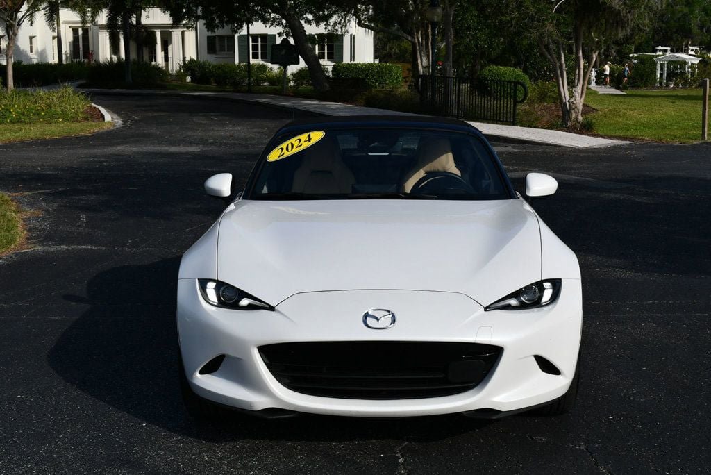 Used 2024 MAZDA MX-5 Miata Grand Touring RWD image 45